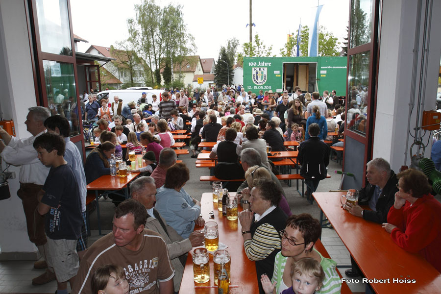 2010-05-01_220_Maibaumaufstellen