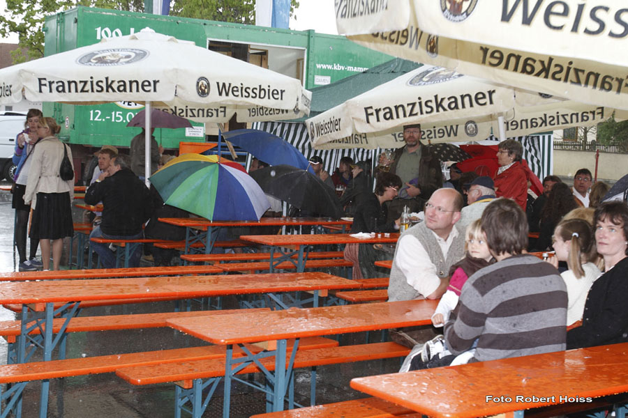 2010-05-01_230_Maibaumaufstellen