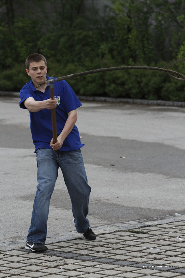 2010-05-01_262_Maibaumaufstellen