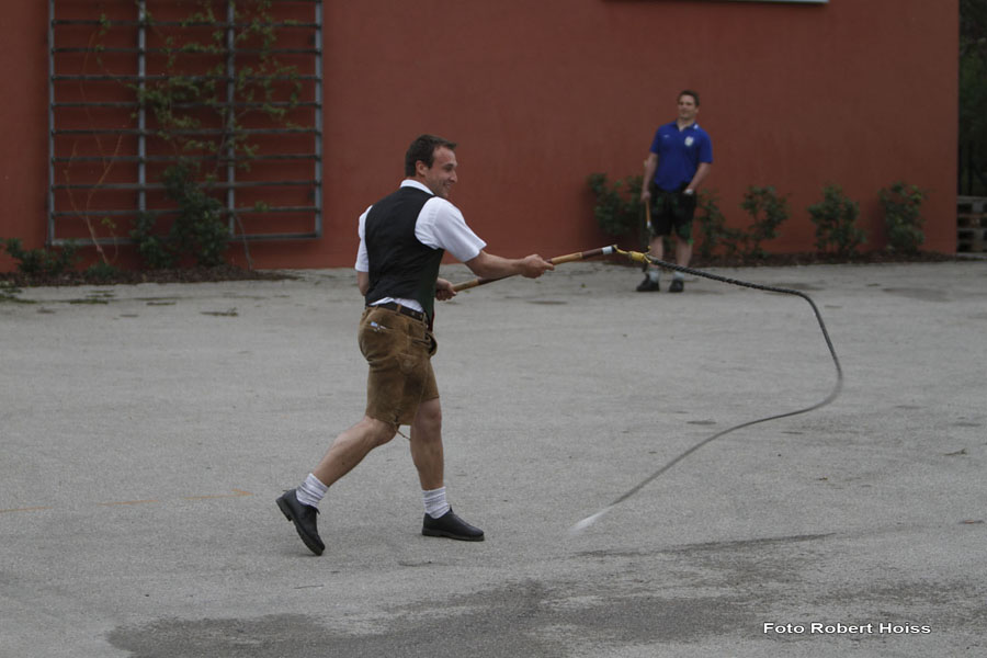 2010-05-01_264_Maibaumaufstellen