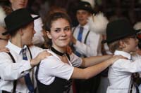 2010-05-01_242_Maibaumaufstellen