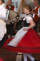 2010-05-01_245_Maibaumaufstellen