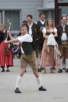 2010-05-01_263_Maibaumaufstellen