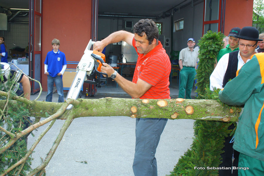 2010-05-01_154_Maibaum
