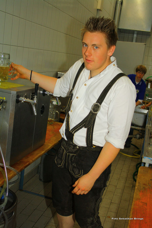 2010-05-01_175_Maibaum