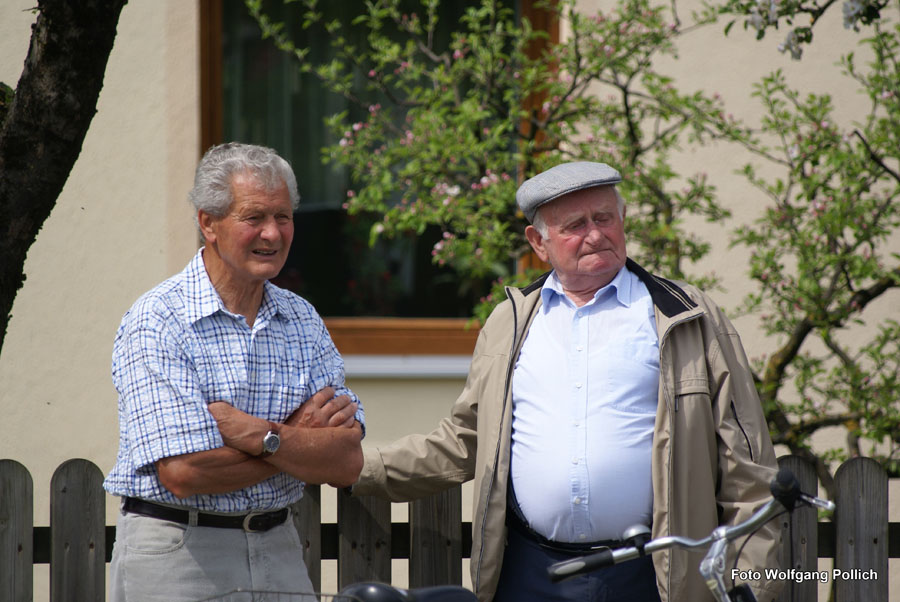 2010-05-01_030_Maibaumaufstellen