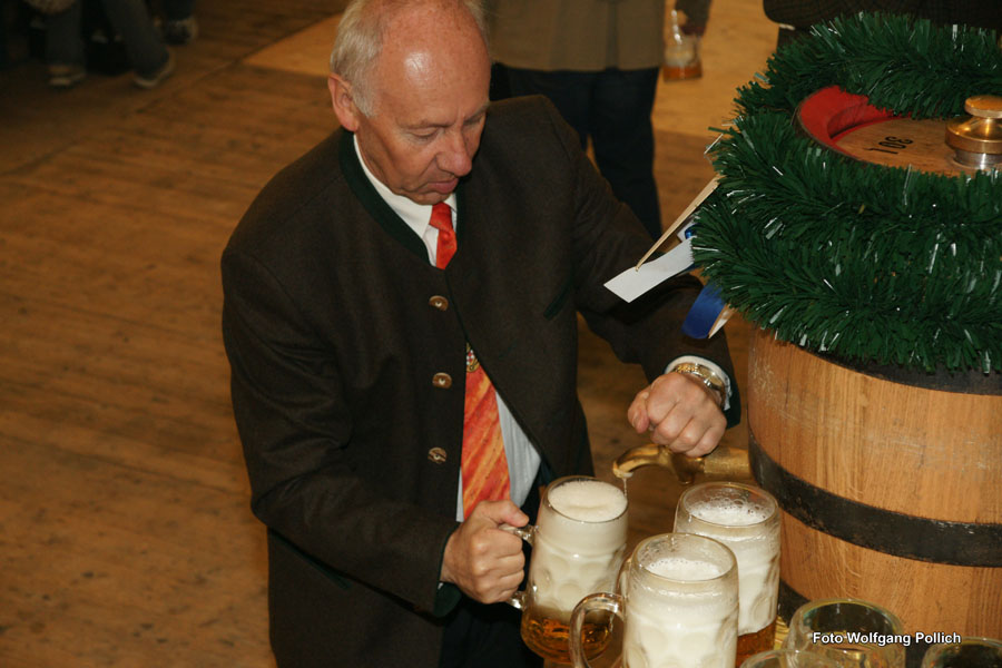 2010-05-07_032_Volksfesteinzug