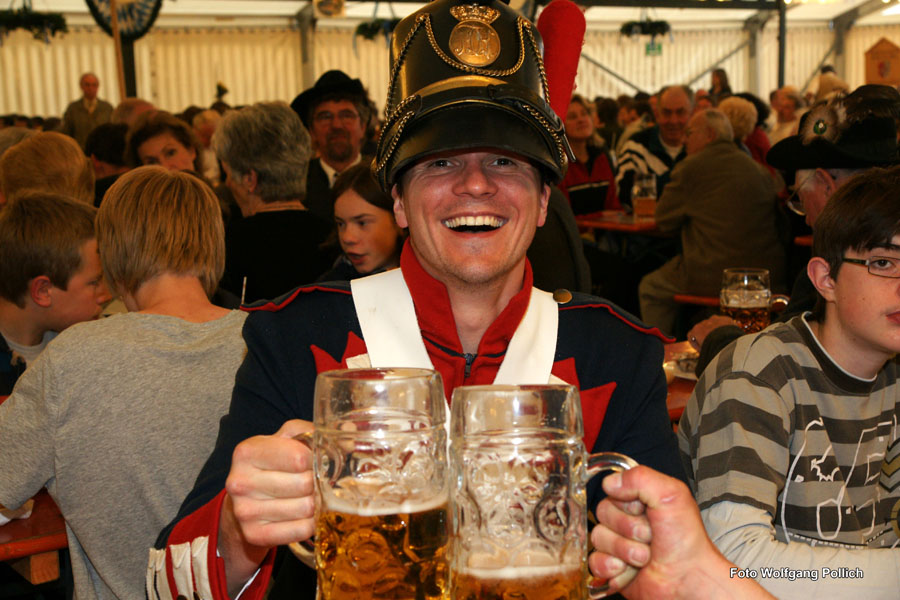 2010-05-07_039_Volksfesteinzug