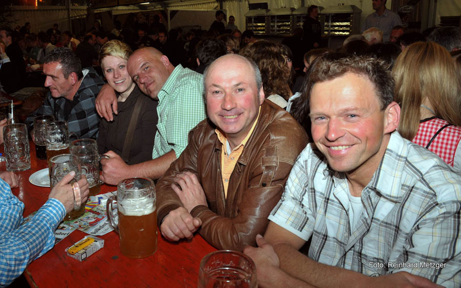 2010-05-12_051_Volksfestabend_mit_Swingers