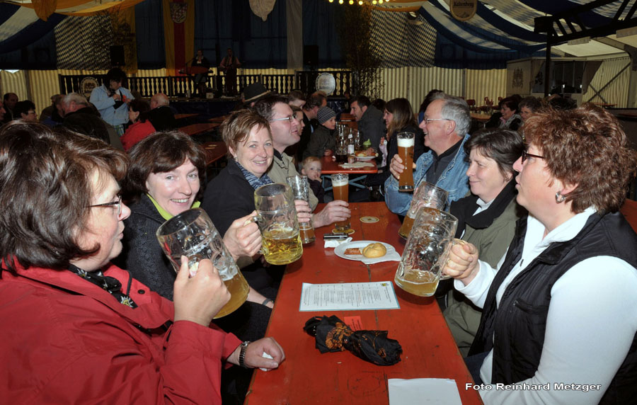 2010-05-16_46_Volksfest_Bulldog+Festzelt