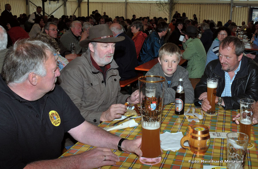 2010-05-16_47_Volksfest_Bulldog+Festzelt