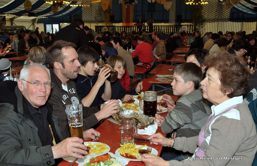 2010-05-16_56_Volksfest_Bulldog+Festzelt