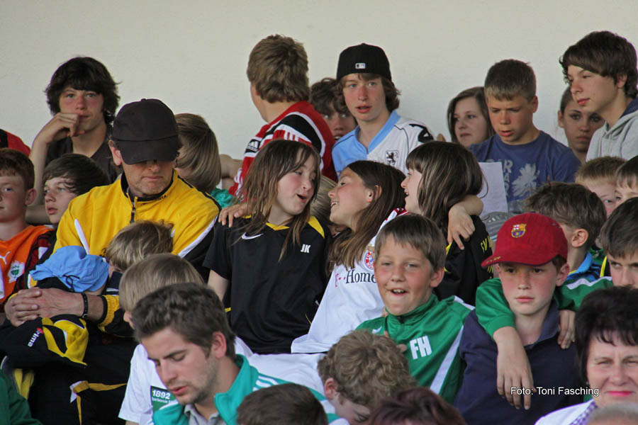2010-05-23_284_Jugendpfingstturnier_Abends