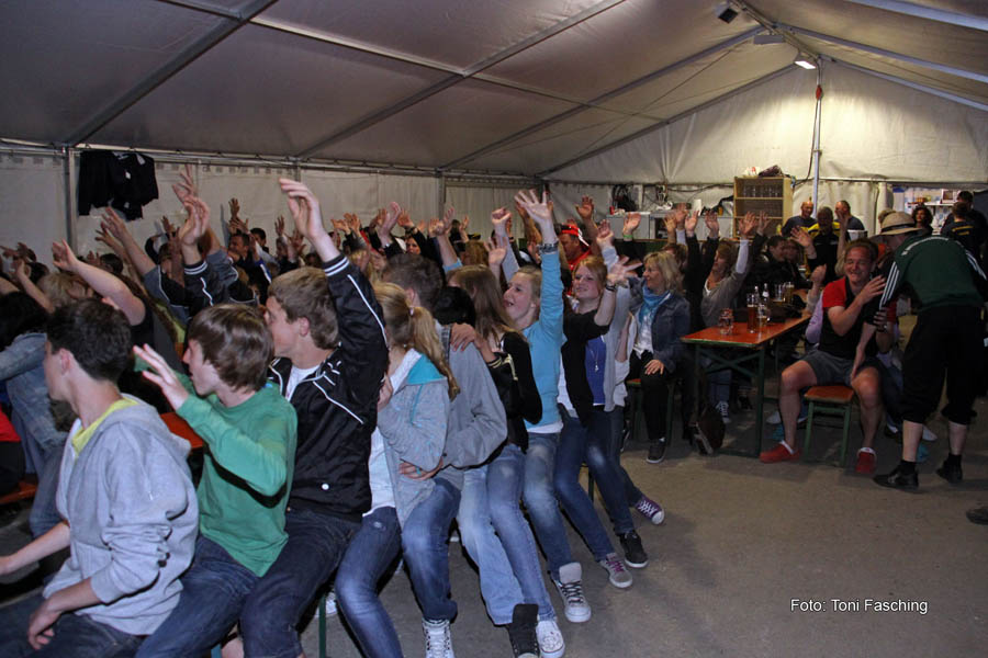 2010-05-23_351_Jugendpfingstturnier_Abends