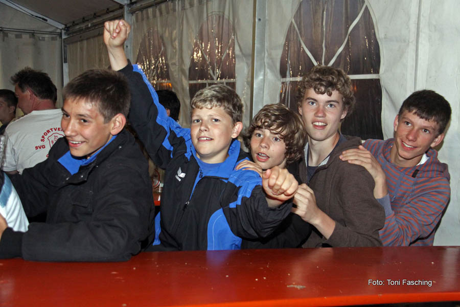 2010-05-23_355_Jugendpfingstturnier_Abends