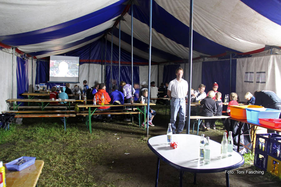 2010-05-23_363_Jugendpfingstturnier_Abends