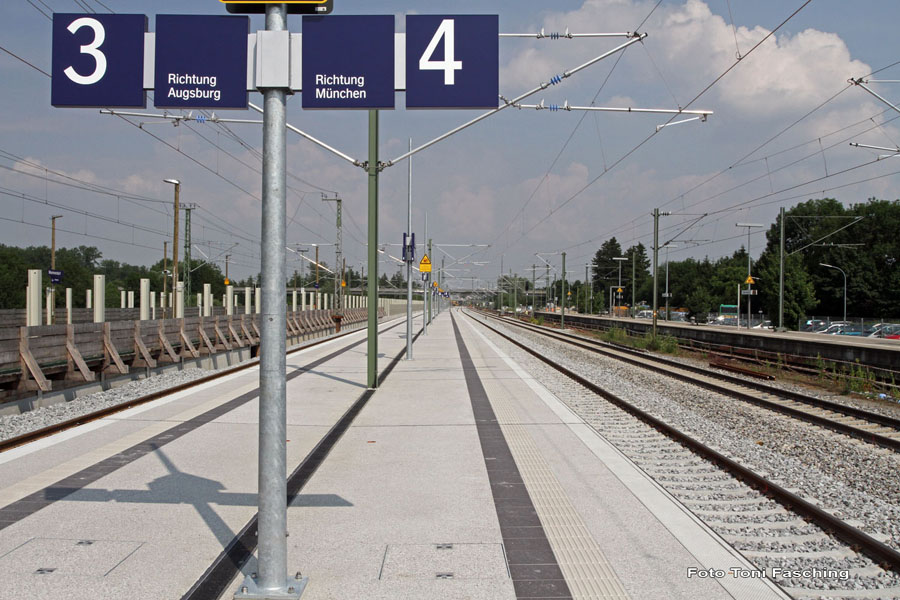 2010-06-30_04_Bahnhof