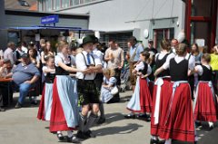 2014-05-01_69_Auftritt_Moasawinkler_Maibaum_1004_TU