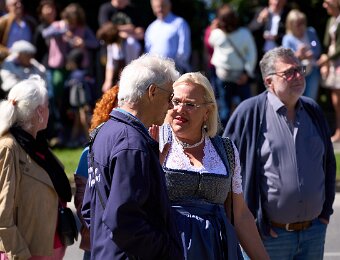 2026-05-01_007_Maibaum_Party_WP