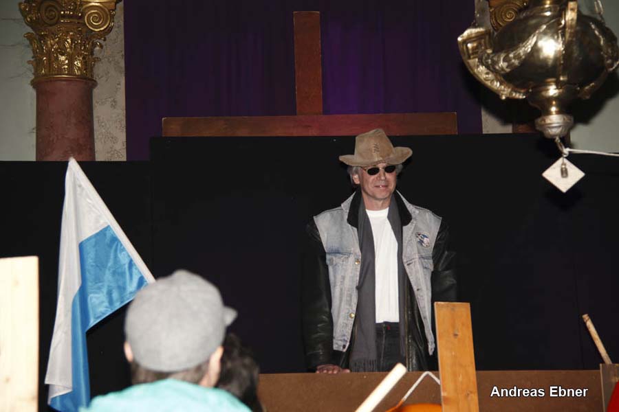 2009-03-13_55_Kirchentheater