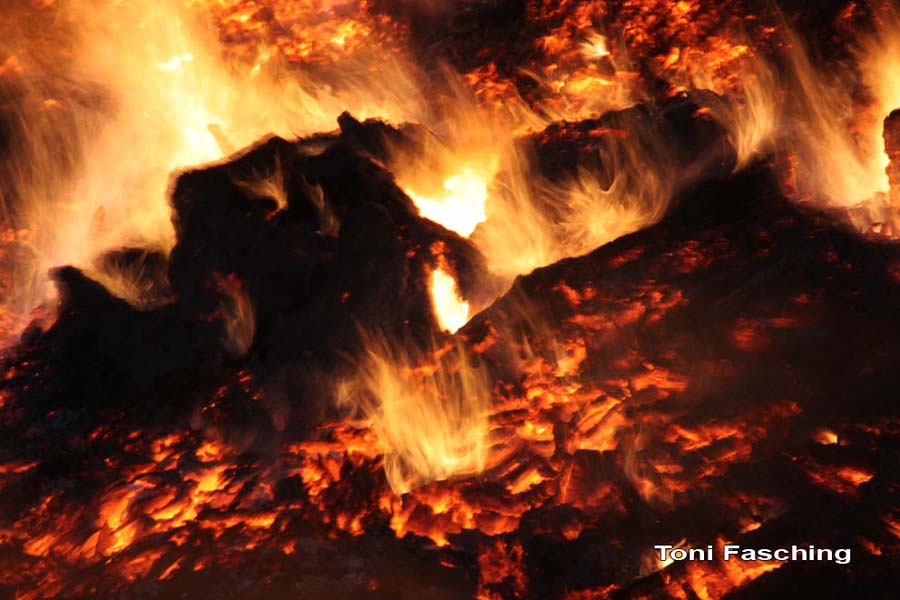 2009-04-11_78_Osterfeuer