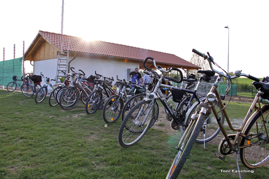 2009-04-25_33_Tennisplatz_Richtfest