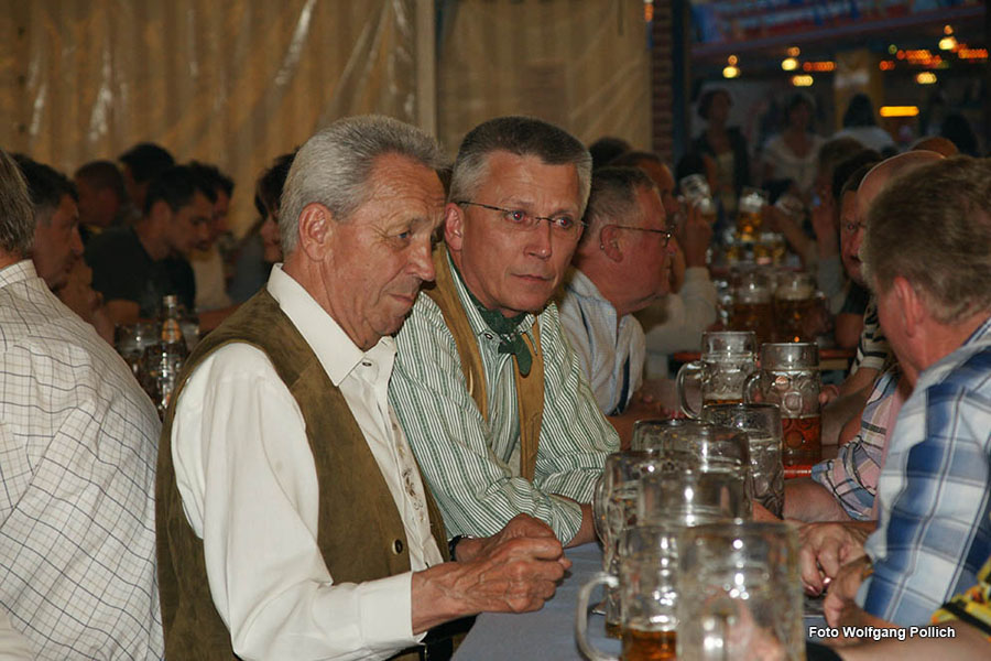 2009-05-20_055_Volksfest_Swingers