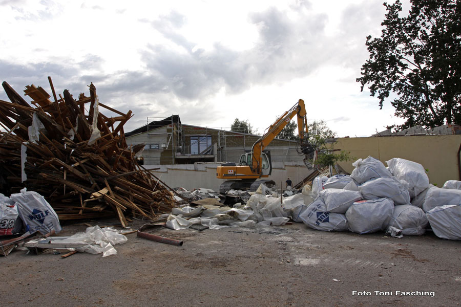 2009-09-03_042_Abriss_Jahn-Stuben