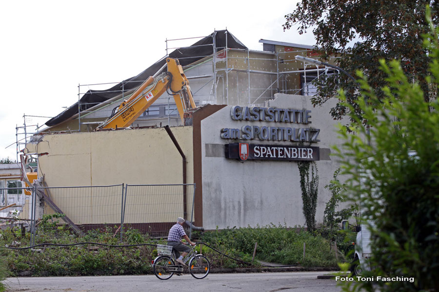 2009-09-03_043_Abriss_Jahn-Stuben